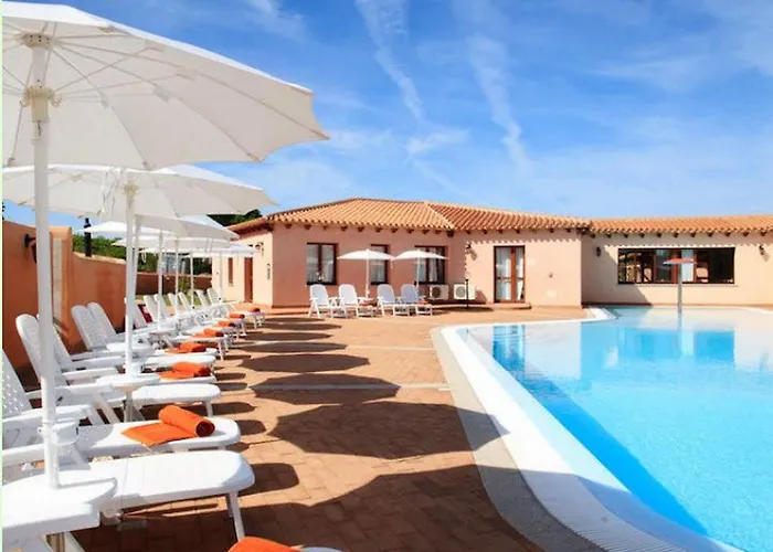 Cozy Flat In A With Pool Aglientu