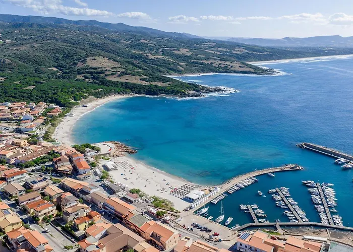 Cozy Flat In A With Pool Apartamento *