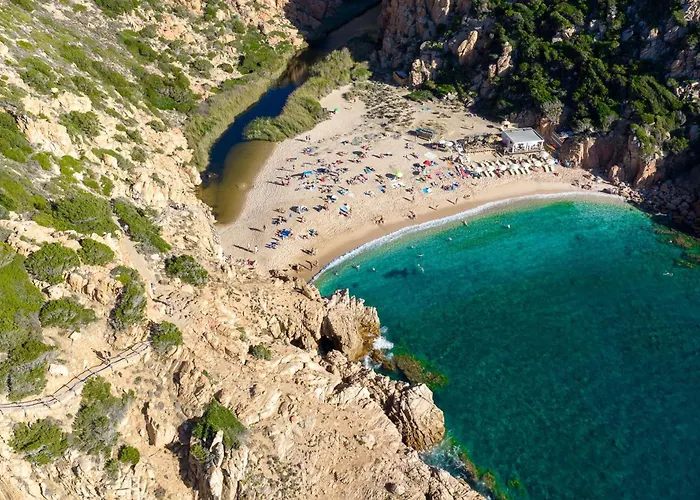 Apartamento Cozy Flat In A With Pool