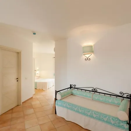Cozy Flat In A With Pool
