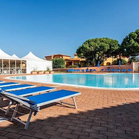 Apartment Cozy Flat In A With Pool Aglientu