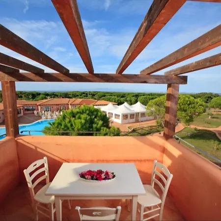 Cozy Flat In A With Pool