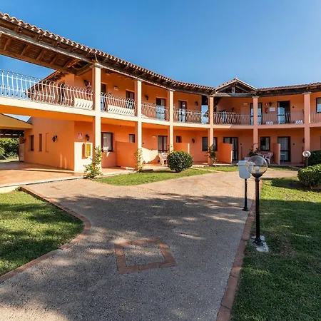 Apartment Cozy Flat In A With Pool
