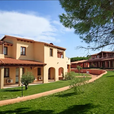 Cozy Flat In A With Pool Apartman Aglientu